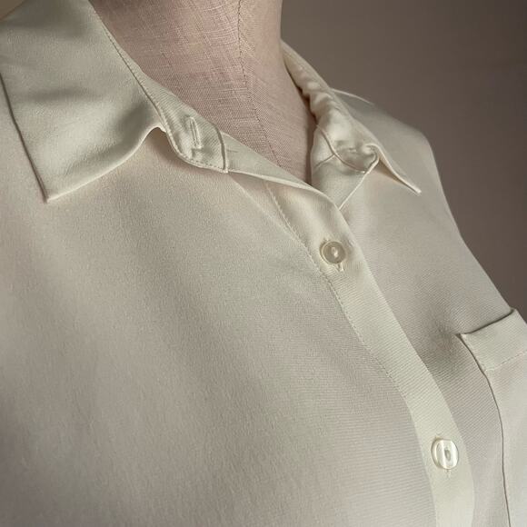 Silk Ivory Worthington Button down Top. Size Med. EUC. - Picture 2 of 6